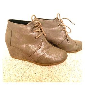 Toms Desert Wedge Booties